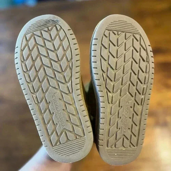 Koolaburra by Ugg tan short boots size 12 - Picture 8 of 8